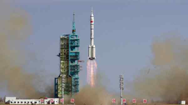 Chinese astronauts were delayed in orbit nine days and compelled to return in an alternate spacecraft. 