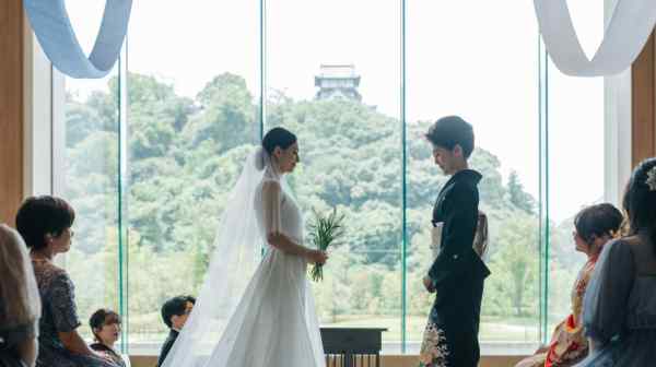 Hotel Indigo Inuyama Urakuen, in Japan's Aichi prefecture, expects demand from Hong Kongers and other foreign couples for wedding packages that include a ceremony in a hall with a view to a castle. (Hotel Indigo Inuyama Urakuen Garden)